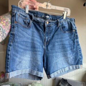Old navy size 16 perfect comfy woman’s jean shorts